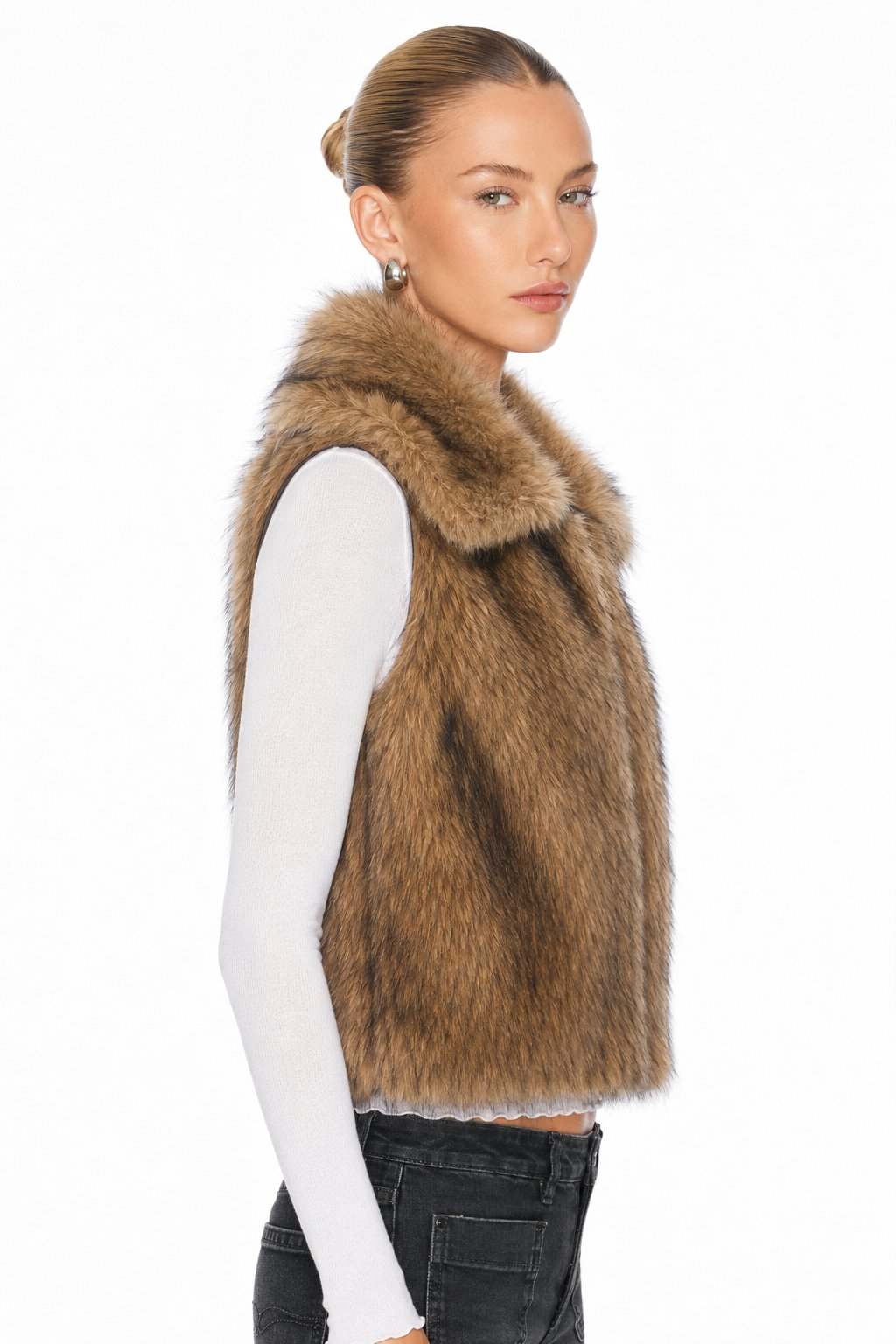 Sunzel Womens Faux Fur Vest Sleeveless Open Front Jacket Soft Plush Smoothing Winter Going Out Layering Coat with Pockets