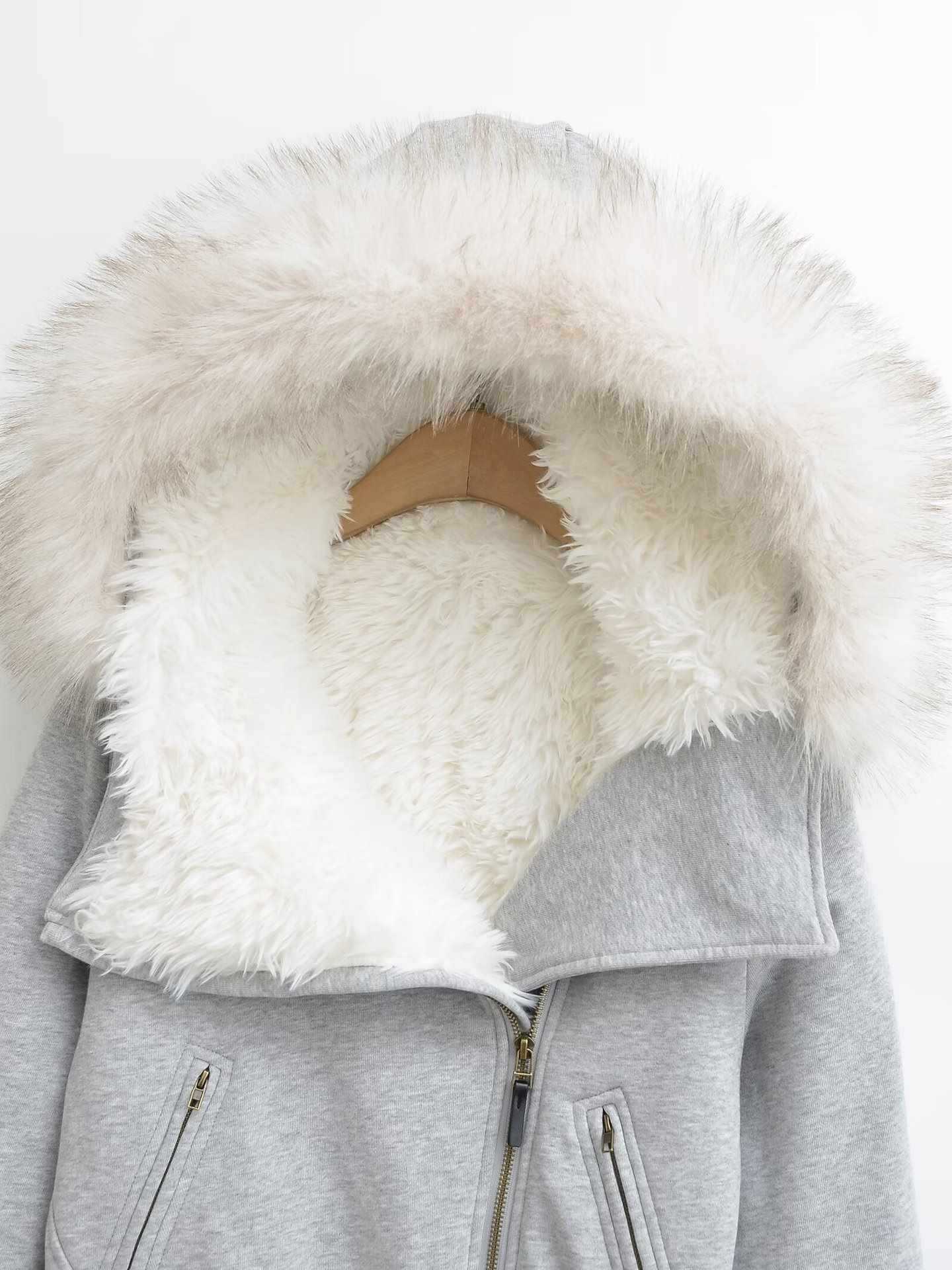 Sunzel Faux Fur Coat for Women Cropped Winter Jacket Oversized Fur Hood Zip Up Warm Fuzzy Coat Y2K Streetwear Outerwear